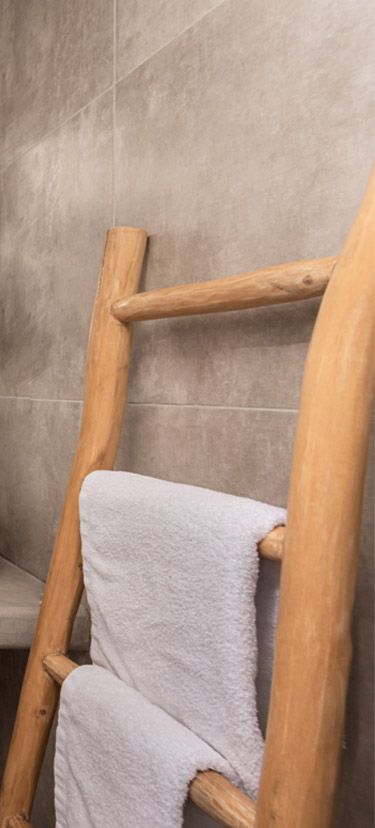 KING ΣΟΥΙΤΑ ΜΕ ΘΕΑ ΣΤΗ ΘΑΛΑΣΣΑ